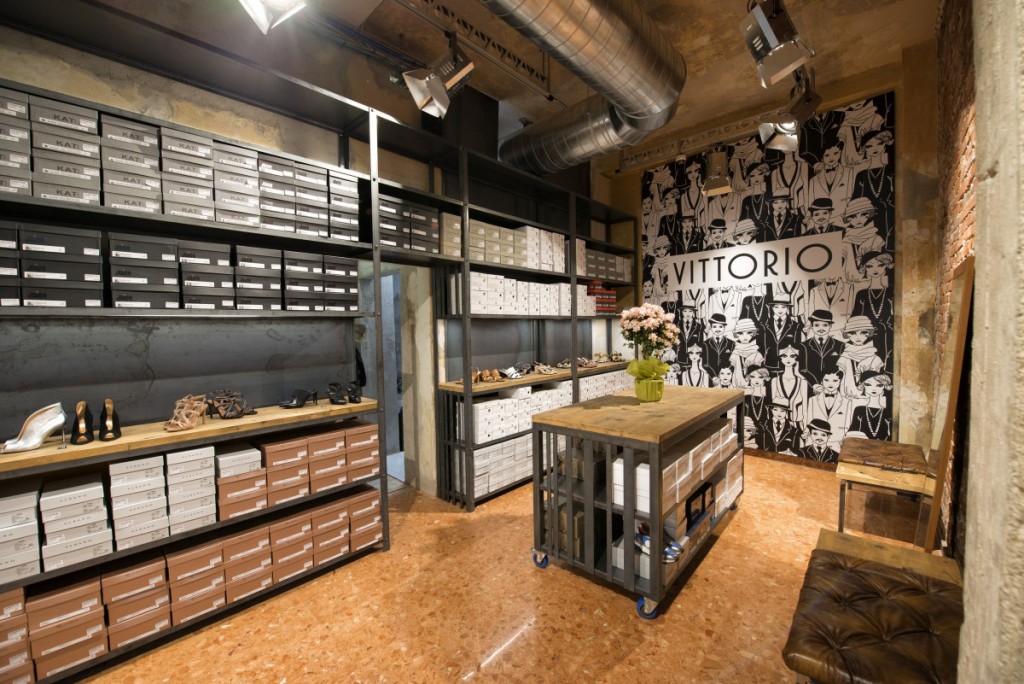 Vittorio Shoes,上海商业空间设计,服装店设计,鞋店设计,零售店铺设计,上海零售店铺设计,上海服装店设计,上海鞋店设计,上海工业风格零售店铺设计,上海店铺设计,上海工业风格设计,上海工业风格服装店设计,Vittorio Shoes-6